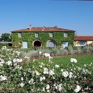 https://residenza-ca-de-frati.it-tuscanyhotel.com